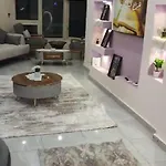 شقة على النيل