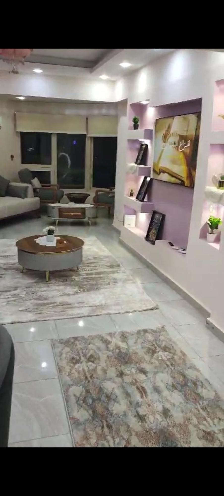 على النيل *